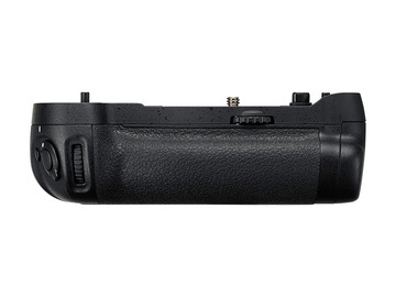 Nikon マルチパワーバッテリーパック MB-D17 (D500用）