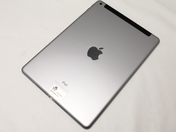 Apple au 【SIMロック解除済み】 iPad（第6世代/2018） Cellular 32GB スペースグレイ MR6N2J/A